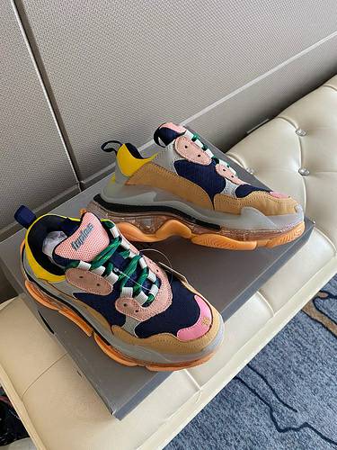 Picture of Balenciaga Shoes Women _SKUfw103189469fw